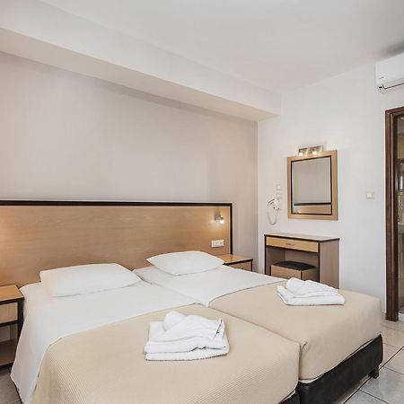 Theofilos City Hotel Hriszí Aktí Haniá Kültér fotó