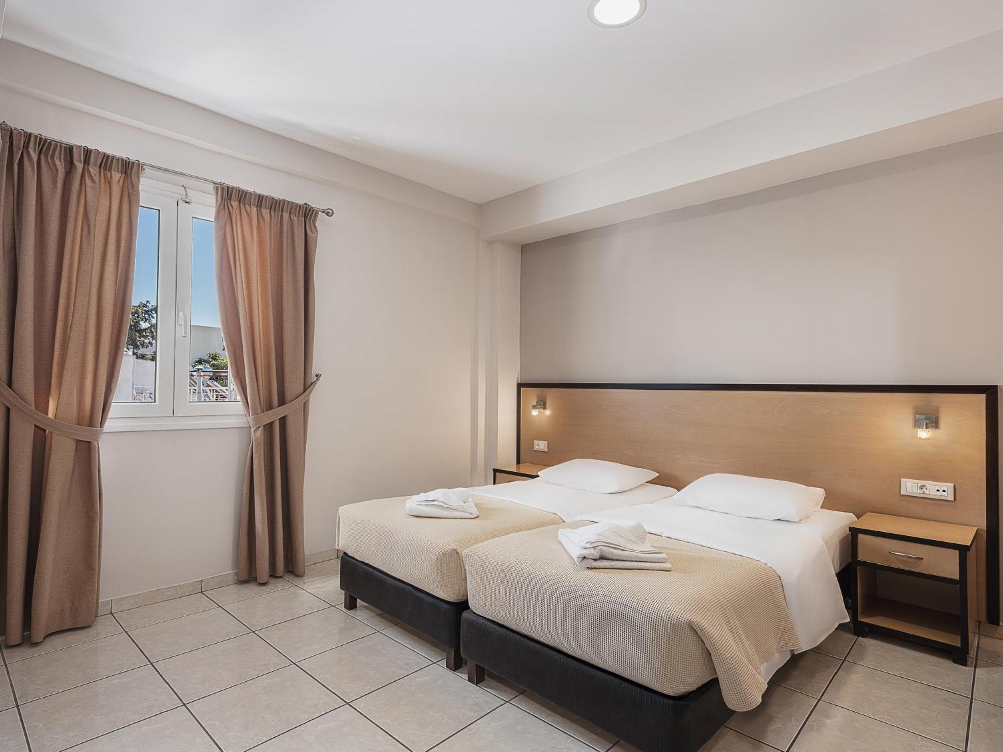 Theofilos City Hotel Hriszí Aktí Haniá Kültér fotó