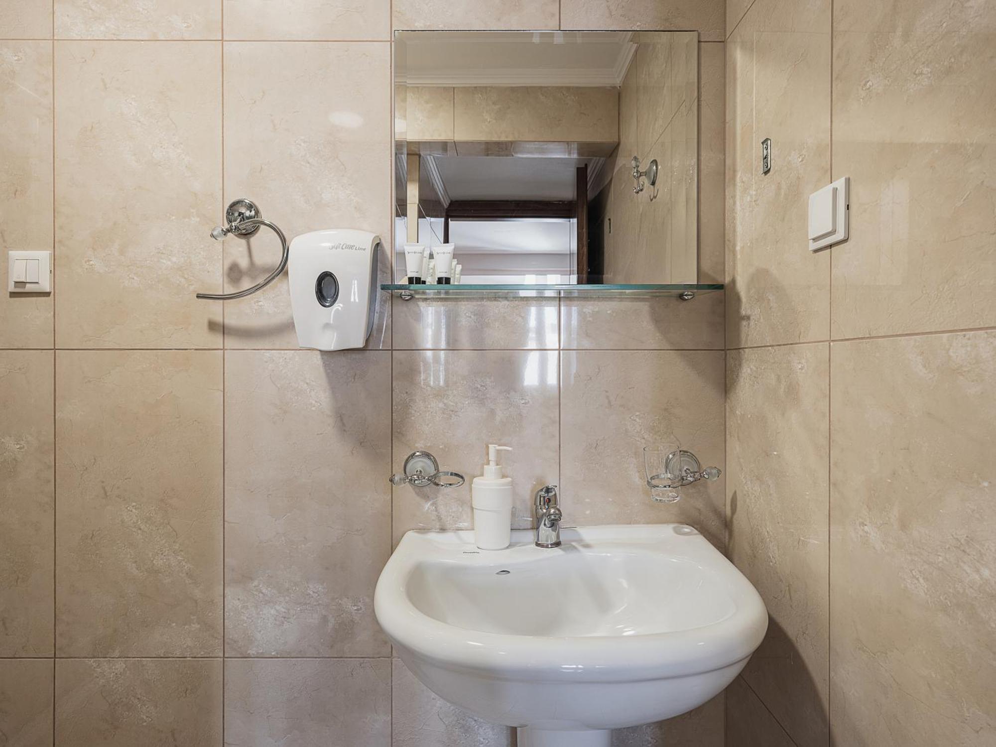 Theofilos City Hotel Hriszí Aktí Haniá Kültér fotó