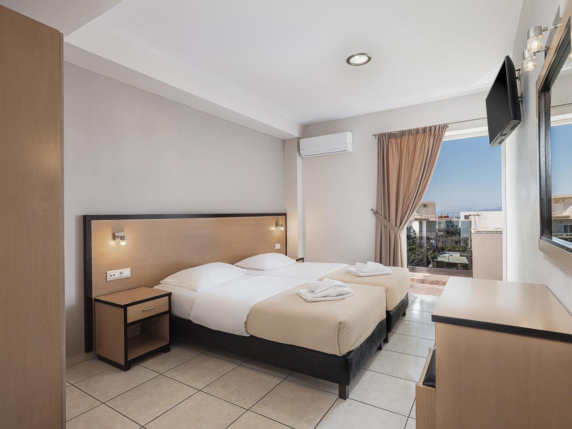 Theofilos City Hotel Hriszí Aktí Haniá Kültér fotó
