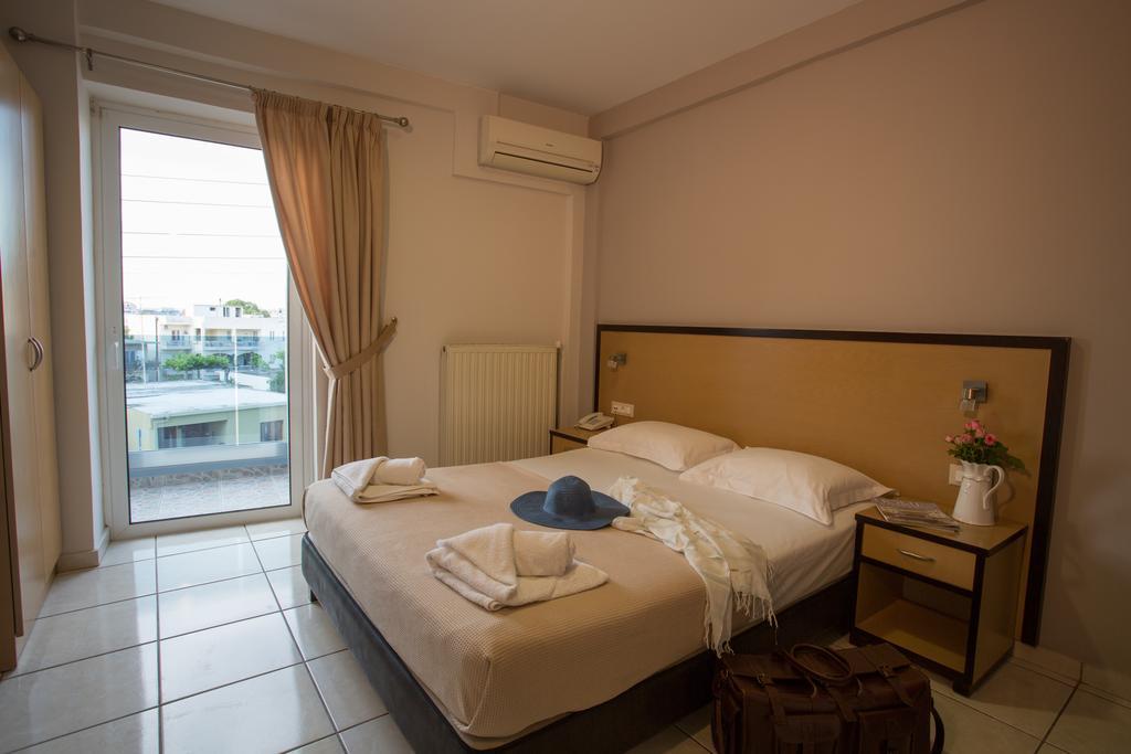 Theofilos City Hotel Hriszí Aktí Haniá Kültér fotó