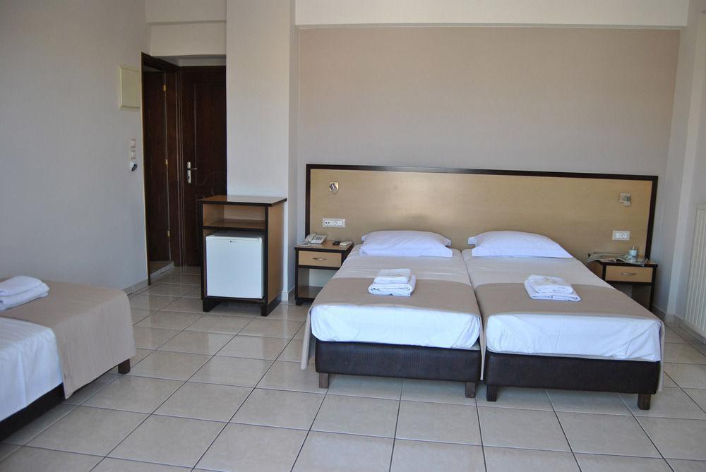Theofilos City Hotel Hriszí Aktí Haniá Kültér fotó